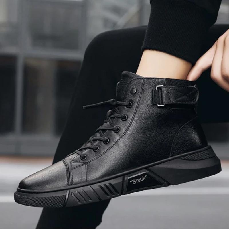 Men's Casual Simple Solid Color Martin Boots Black Warm Leather Boots