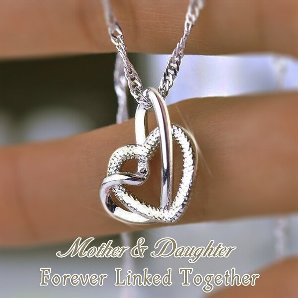 To My Mom Interlocking Heart Necklace "Our Heart Are Always Linked Together"