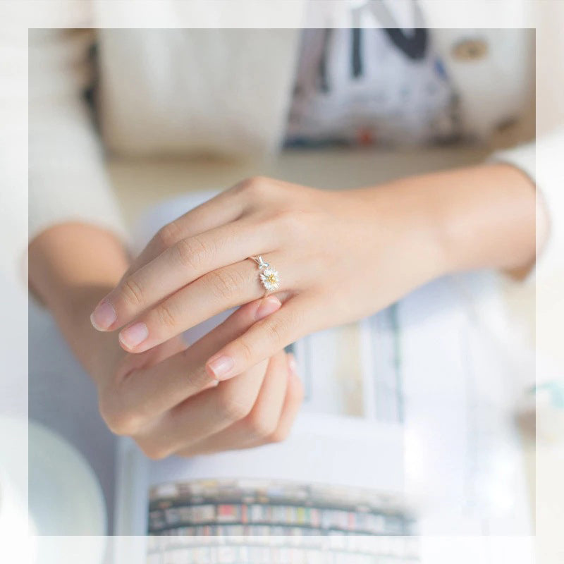 Blooming Daisy Flower Ring - Happy Birthday to April Girl