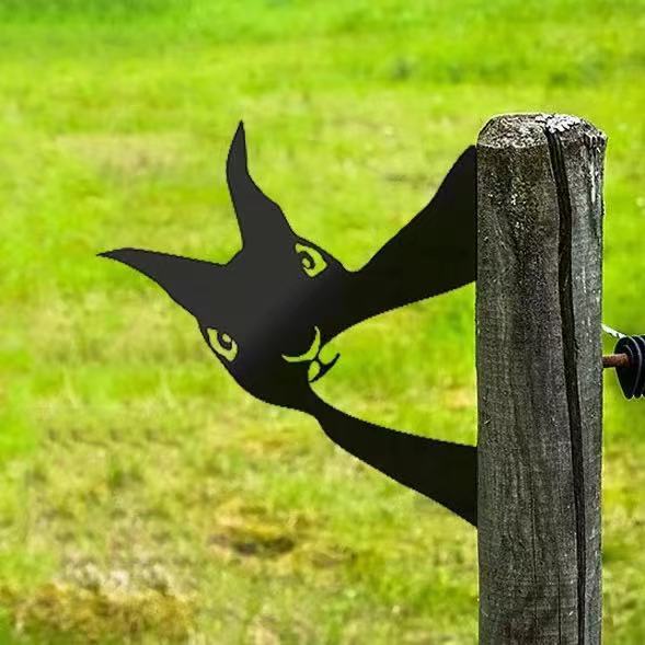 Outdoor Garden Farm Peeping Goat Metal Artwork Indoor Decoration