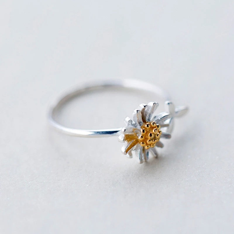 Blooming Daisy Flower Ring - Happy Birthday to April Girl
